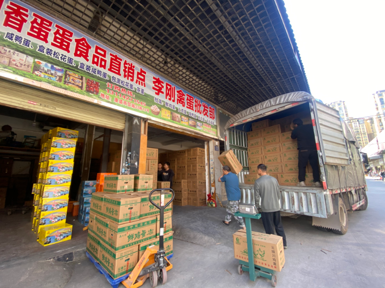 日銷(xiāo)禽蛋逾千萬(wàn)枚！開(kāi)屏新聞探訪云南最大禽蛋交易市場(chǎng)